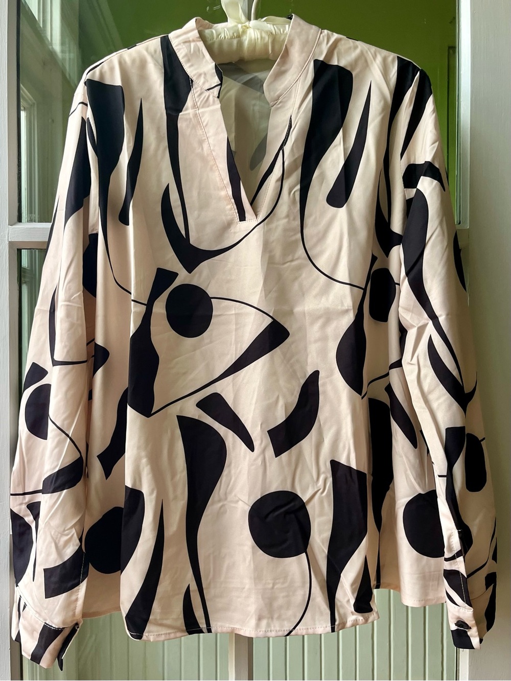 Artsy Abstract Print V-Neck Long Sleeve Top in Black on Cream with Loose Sleeves
